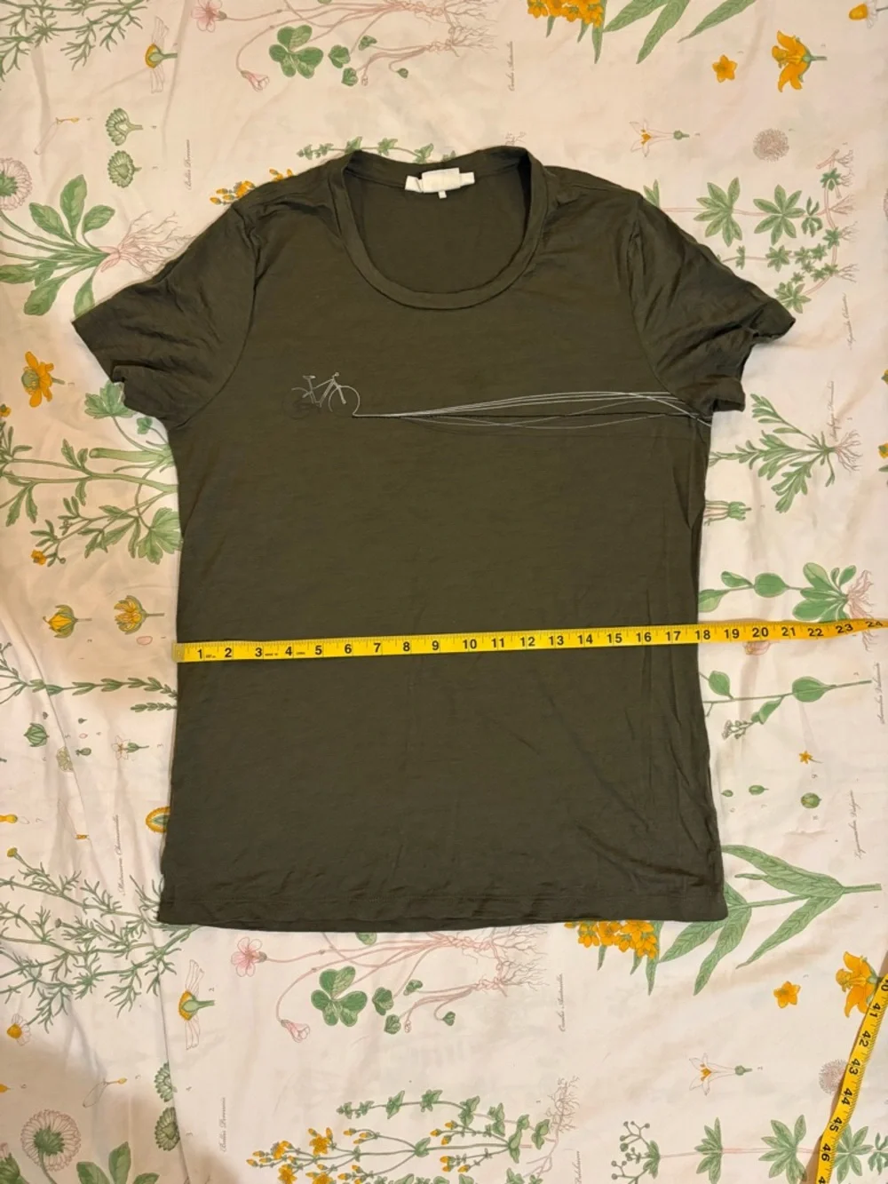 Olive green women’s merino tech lite 2 short sleeve t-shirt cadence paths - Picture 9 of 10
